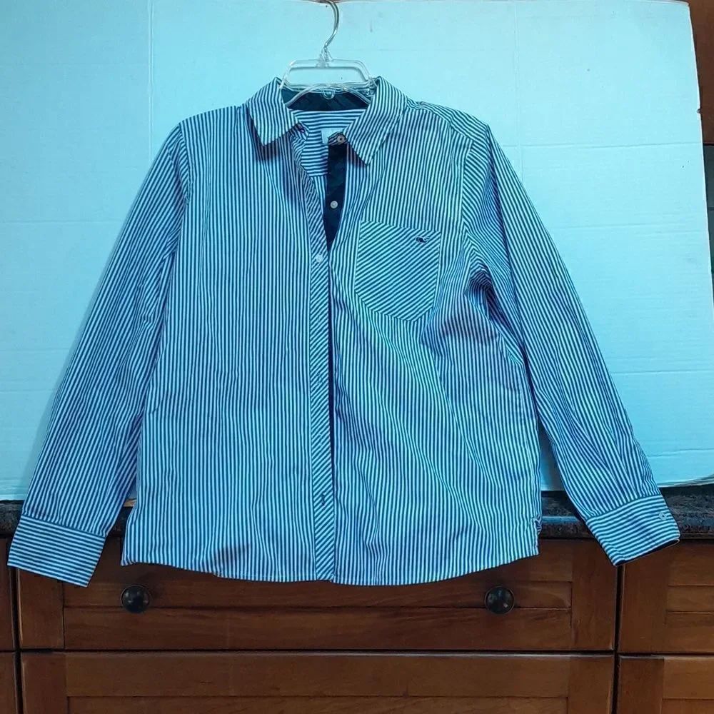 Vinyard Vines Relaxed Fit Shirt with Whale Pocket...Size 10